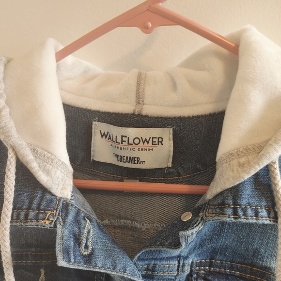 New Girl's Denim Jacket w/Hoodie - Picture 3 of 5